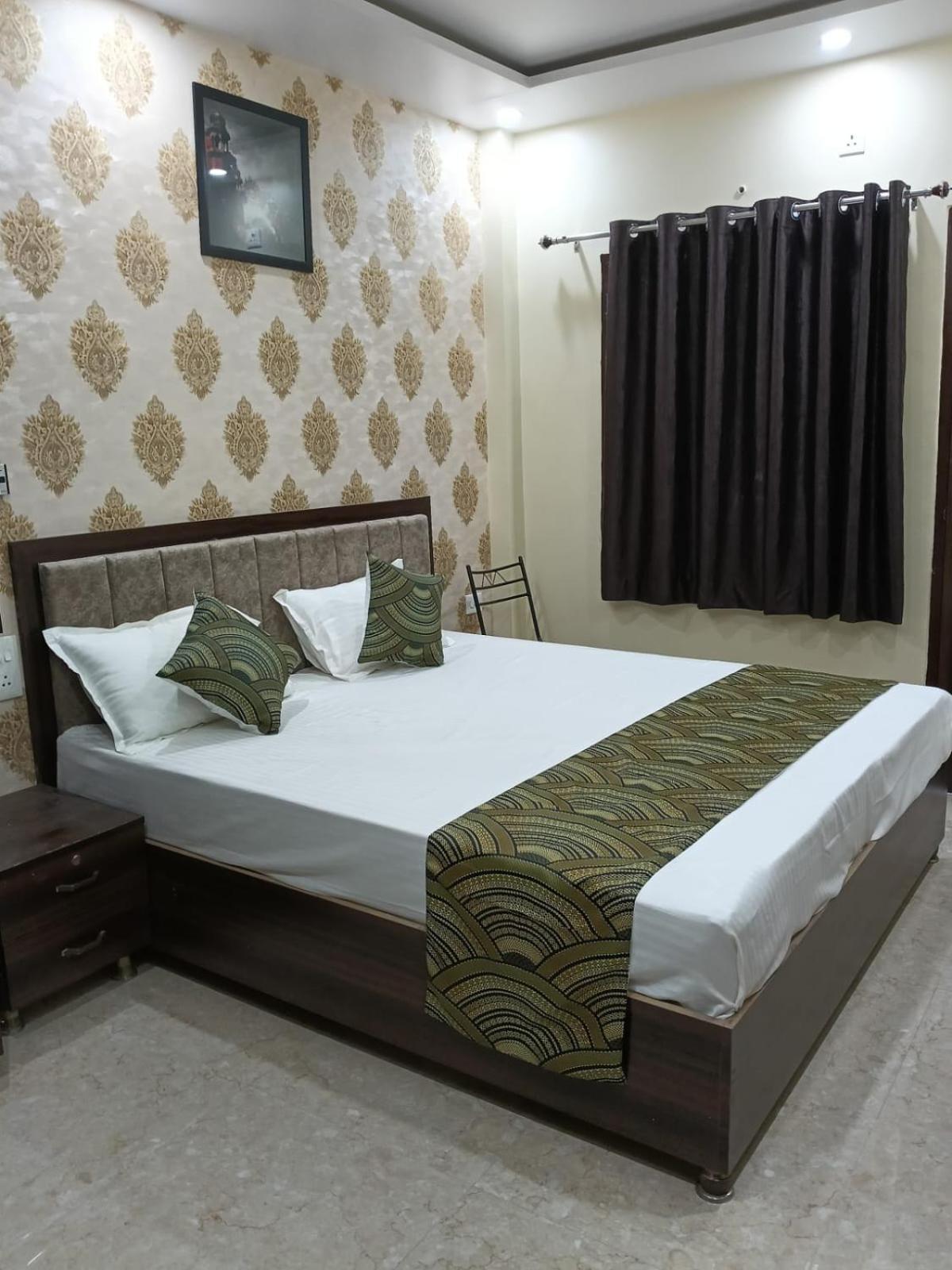 Js Banaras Residency Hotell Varanasi Exteriör bild
